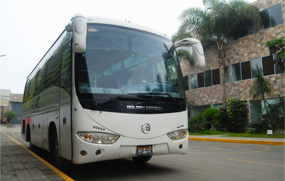 Servicio de transporte turístico de Edward Tours